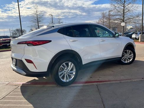 Used 2025 Buick Envista Preferred image 6