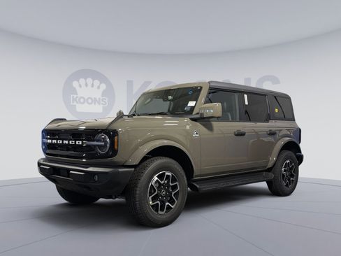 New 2026 Ford Bronco Outer Banks AWD/4WD image 1