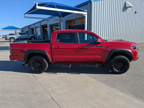 Used 2017 Toyota Tacoma 4x4 Double Cab image 2