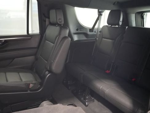 Used 2025 Chevrolet Suburban LT w/ Comfort Package AWD/4WD image 20