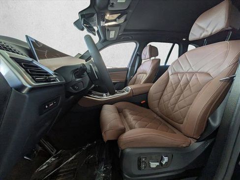 Used 2026 BMW X5 xDrive40i w/ M Sport Package AWD/4WD image 4