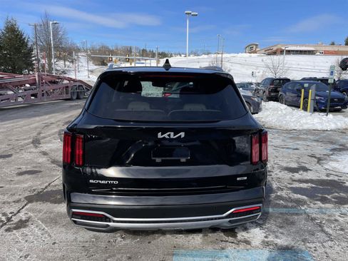 Used 2023 Kia Sorento SX Prestige w/ Panoramic Sunroof Package image 4