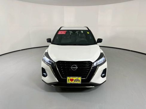 Used 2024 Nissan Kicks SR w/ SR Premium Package FWD image 4