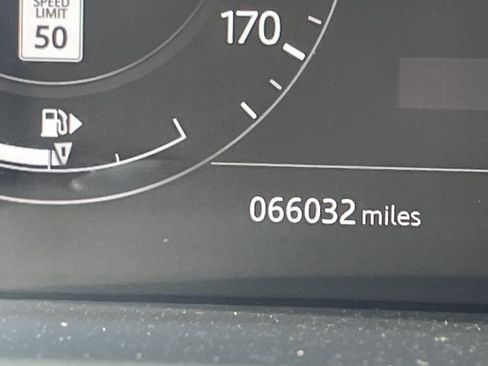 Used 2020 Land Rover Range Rover HSE image 10