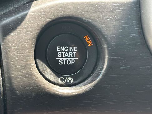 Used 2018 Jeep Grand Cherokee Altitude AWD/4WD image 25