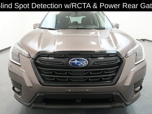 Used 2023 Subaru Forester Premium image 2