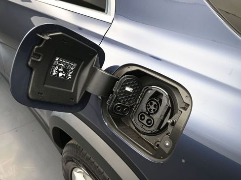 Used 2024 Mercedes-Benz GLE 450e 4MATIC image 50