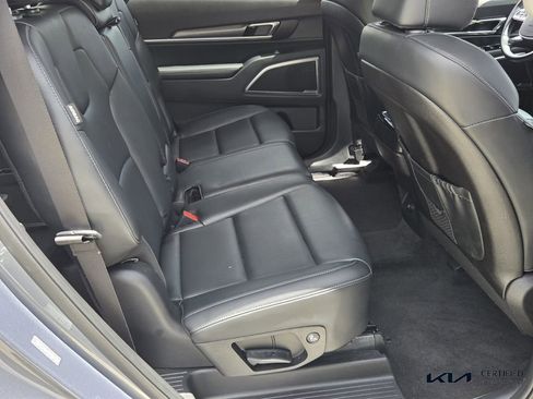 Certified 2025 Kia Telluride LX image 16