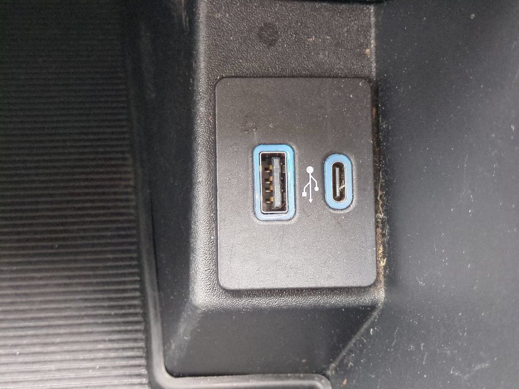 Used 2024 Ford Edge SEL AWD/4WD image 24