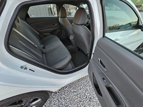 Used 2022 Hyundai Elantra SEL image 25