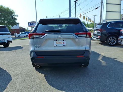 Used 2023 Toyota RAV4 LE AWD/4WD image 6
