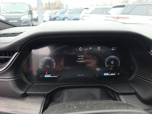 Used 2025 Jeep Grand Cherokee L Overland w/ Advanced Protech Group III image 8