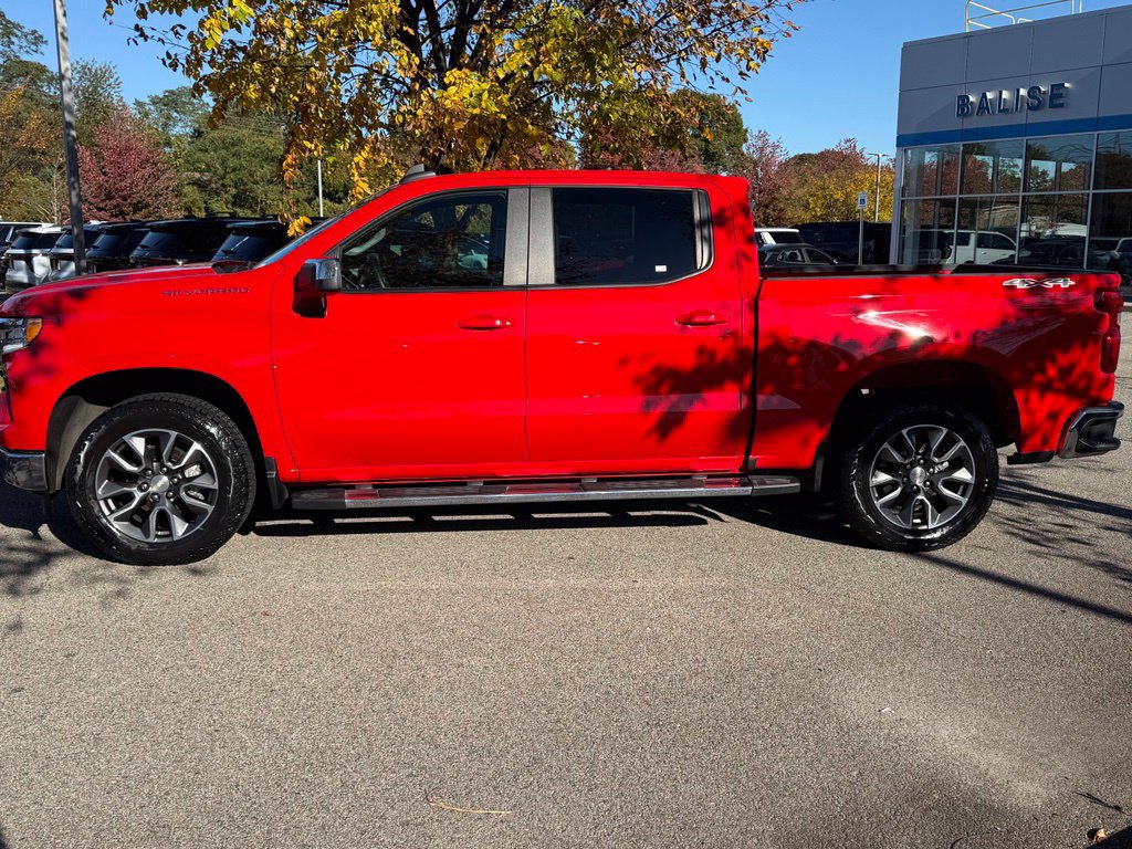 Used 2023 Chevrolet Silverado 1500 LT AWD/4WD image 2