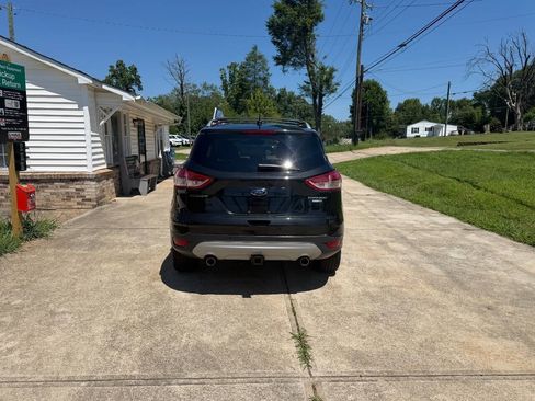 Used 2013 Ford Escape Titanium w/ Parking Technology Pkg AWD/4WD image 5