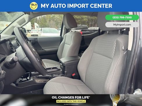 Used 2021 Toyota Tacoma SR image 7