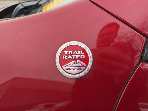 Used 2014 Jeep Cherokee Trailhawk w/ Comfort/Convenience Group image 9