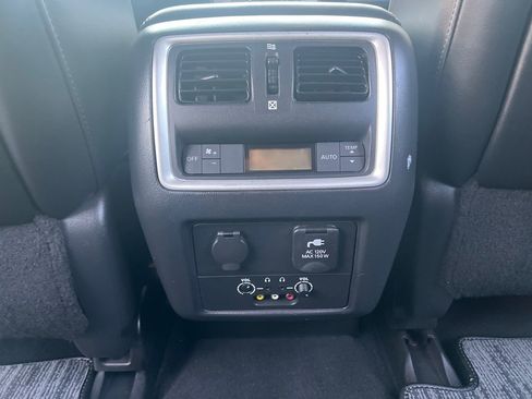 Used 2013 INFINITI JX35 AWD w/ Premium Pkg image 17