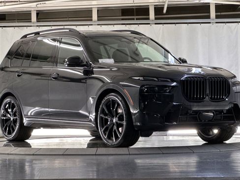 Used 2024 BMW X7 xDrive40i w/ M Sport Package AWD/4WD image 7