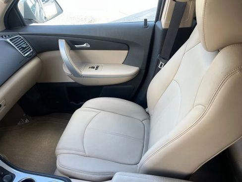 Used 2010 GMC Acadia SLT FWD image 13