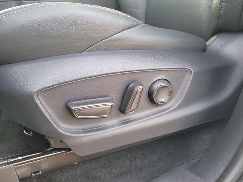 Used 2025 Toyota Tacoma TRD Sport w/ TRD Sport Premium Package AWD/4WD image 19
