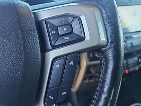 Used 2019 Ford F150 Lariat image 23