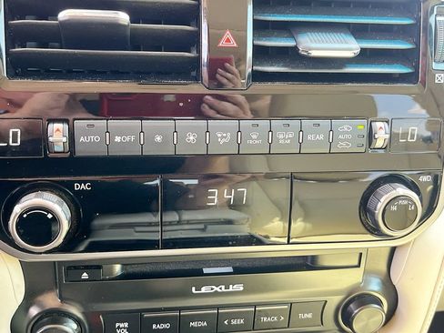 Used 2022 Lexus GX 460 Premium w/ Premium Package AWD/4WD image 16
