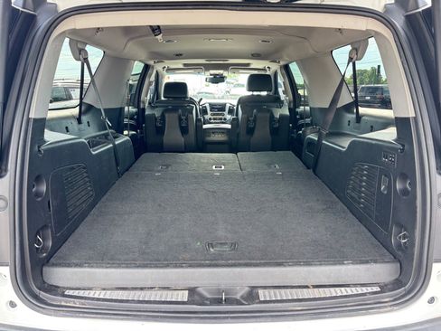 Used 2019 GMC Yukon XL SLT AWD/4WD image 17