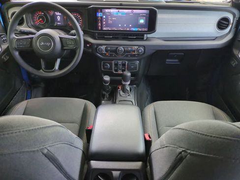 Certified 2025 Jeep Gladiator Sport AWD/4WD image 15