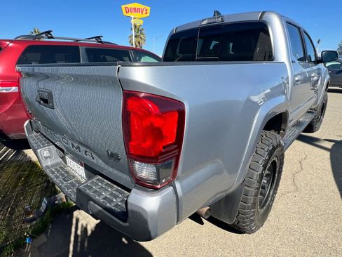 Used 2021 Toyota Tacoma SR5 w/ Technology Package image 2