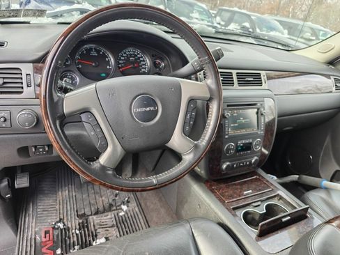 Used 2011 GMC Sierra 2500 Denali w/ Snow Plow Prep Package image 8