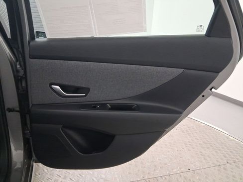 Used 2023 Hyundai Elantra Limited image 27