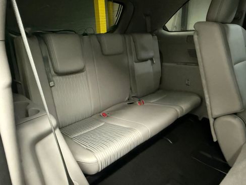 Used 2017 Toyota Highlander Plus image 24