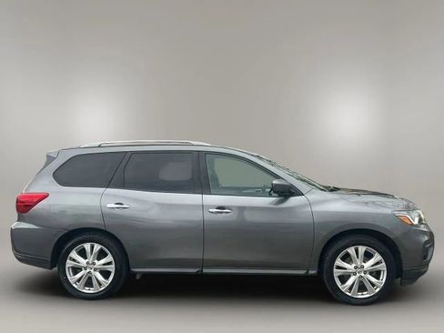 Used 2018 Nissan Pathfinder SL w/ SL Premium Package image 4