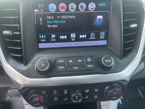 Used 2018 GMC Acadia SLT FWD image 10