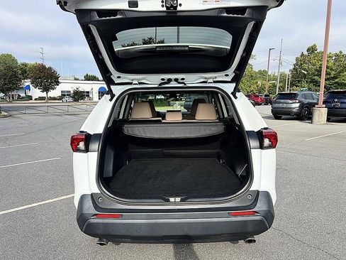 Used 2024 Toyota RAV4 XLE w/ Convenience Package FWD image 15