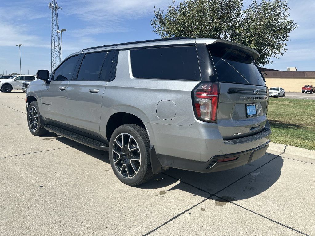 Used 2024 Chevrolet Suburban RST w/ Luxury Package AWD/4WD image 17