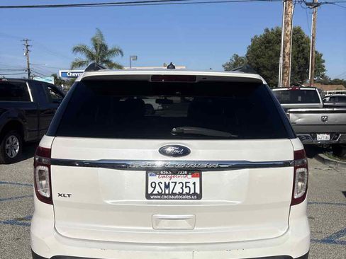 Used 2013 Ford Explorer XLT FWD image 3