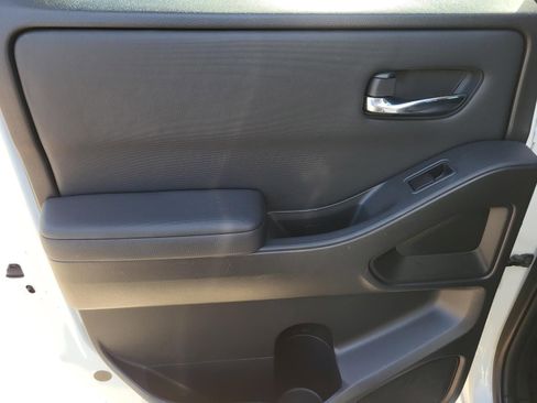 Used 2022 Nissan Frontier SV AWD/4WD image 14