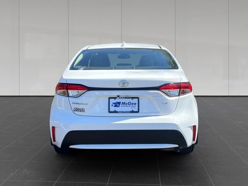 Used 2022 Toyota Corolla LE w/ LE Convenience Package image 4