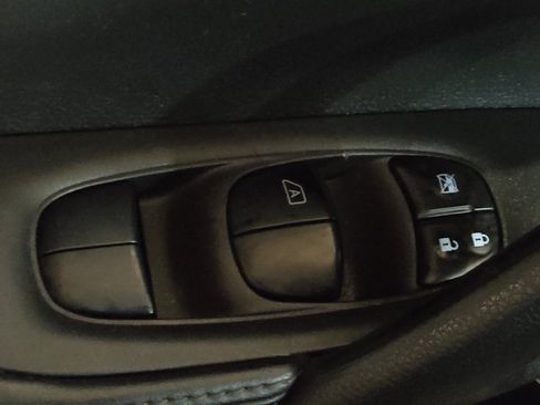 Used 2021 Nissan Rogue Sport SV w/ Technology Package FWD image 27