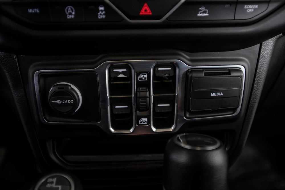Used 2023 Jeep Gladiator Sport AWD/4WD image 28