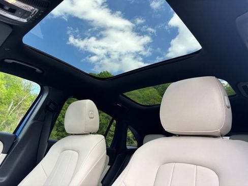 Certified 2025 Mercedes-Benz GLA 250 4MATIC image 15
