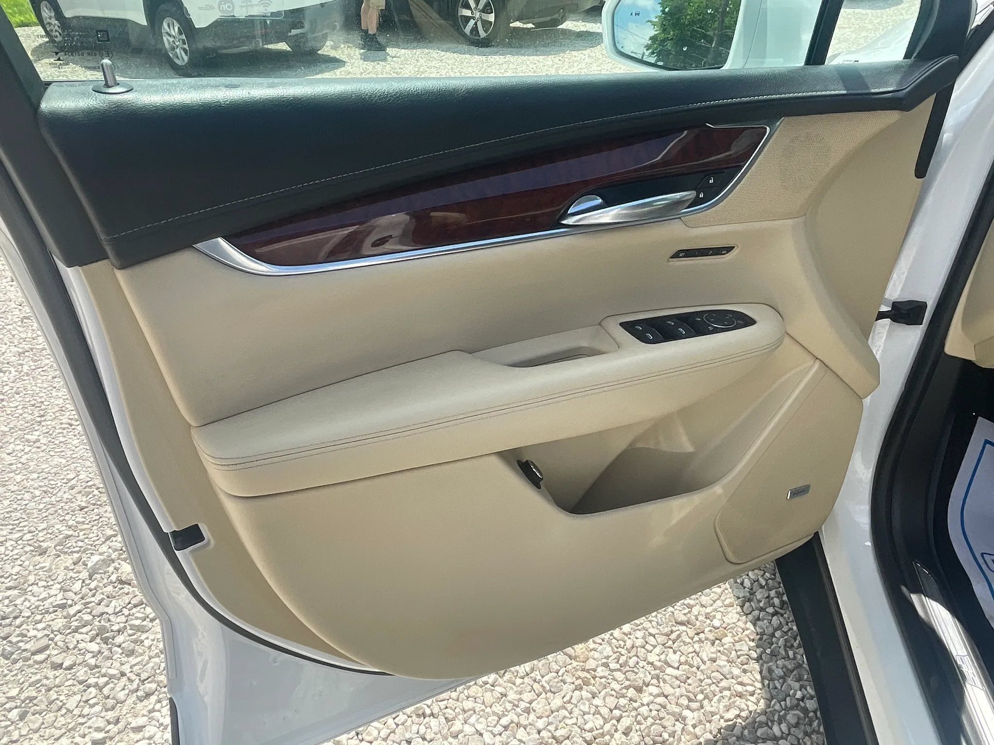 Used 2017 Cadillac XT5 Luxury w/ Driver Awareness Package FWD image 25