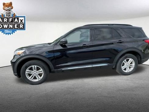Used 2023 Ford Explorer XLT AWD/4WD image 6
