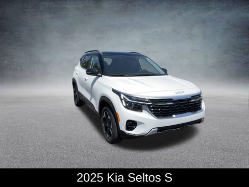 Used 2025 Kia Seltos S image 3