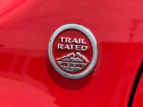 Used 2016 Jeep Renegade Trailhawk AWD/4WD image 14