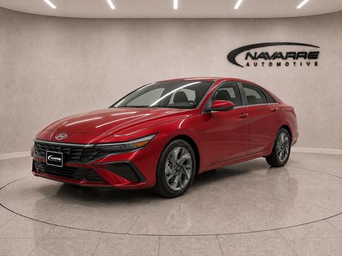 Used 2024 Hyundai Elantra SEL FWD image 3