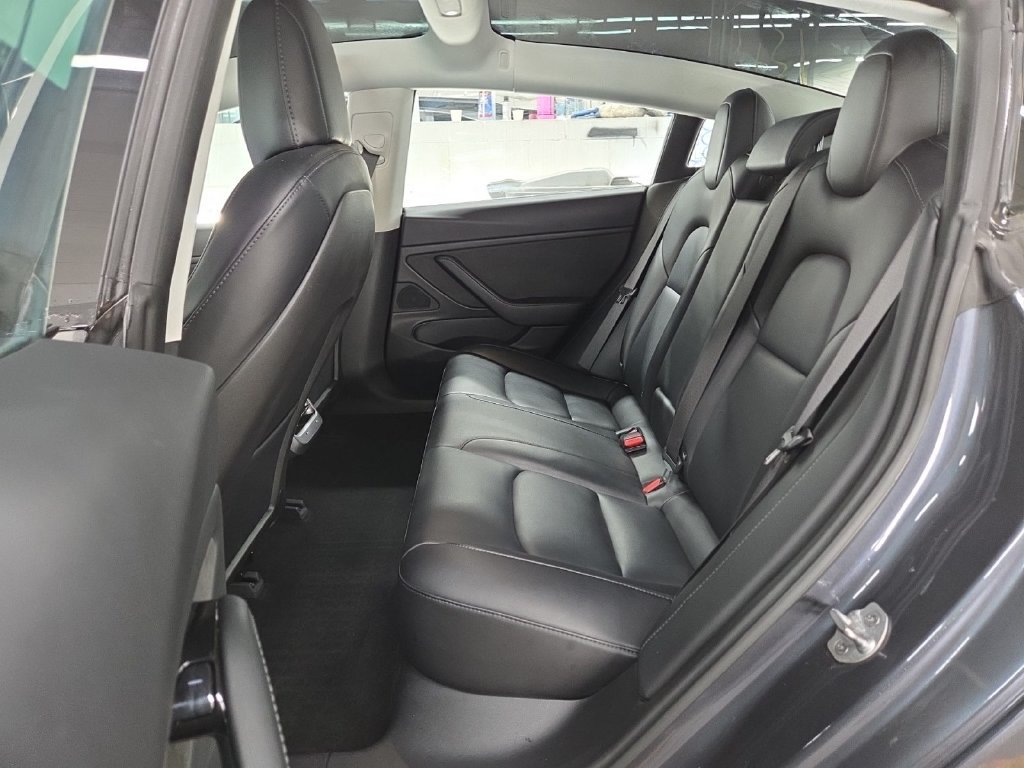 Used 2018 Tesla Model 3 Long Range AWD/4WD image 9