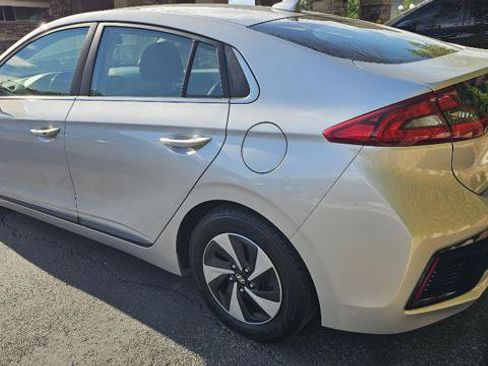 Used 2017 Hyundai Ioniq SEL FWD image 7