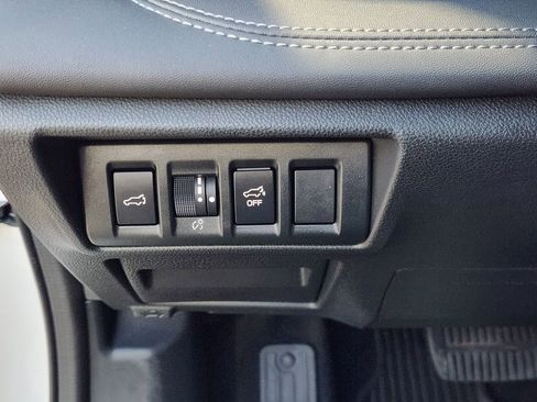 Used 2022 Subaru Outback Limited image 21